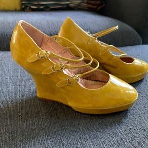 Miss Albright Strappy Wedge